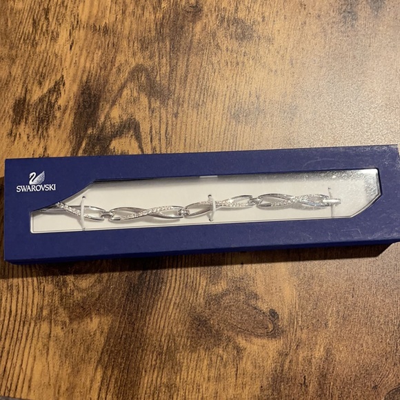 Swarovski Crystal Bracelet, NIB *CLASSIC* - Picture 5 of 6